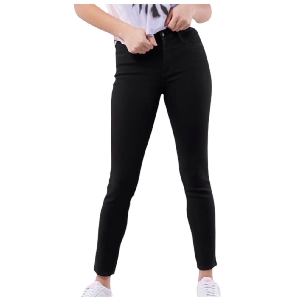 Hollister Mid Rise Super Skinny Jeans in Black